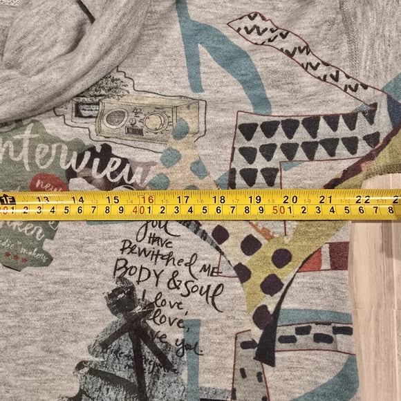 INOAH Cowl Neck Career Art Sweatshirt Size Medium 3/4 Bell Sleeve Grey. - Picture 9 of 10